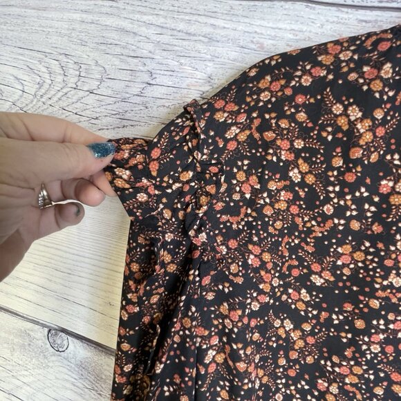 Max Studio Women's Blouse Size XL Ruffles Ditzy Print Autumn‎ Smocked Neck Cuffs - Picture 11 of 16